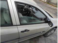 Recambio de puerta delantera derecha para renault clio iii confort dynamique referencia OEM IAM   