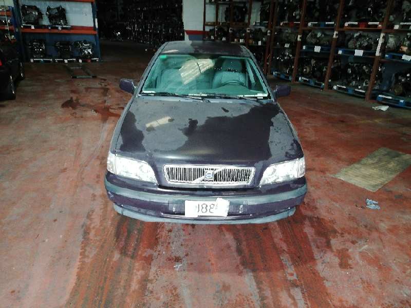 volvo s40 berlina del año 1999
