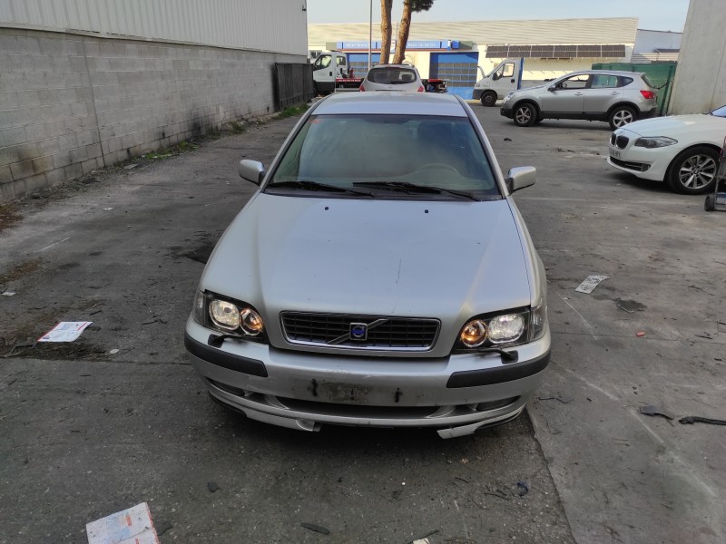 volvo s40 berlina del año 2004