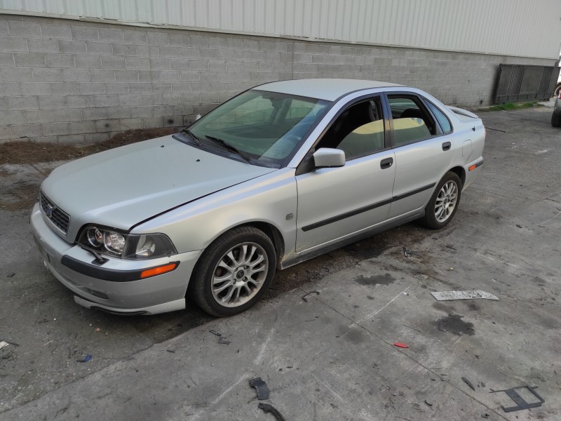volvo s40 berlina del año 2004