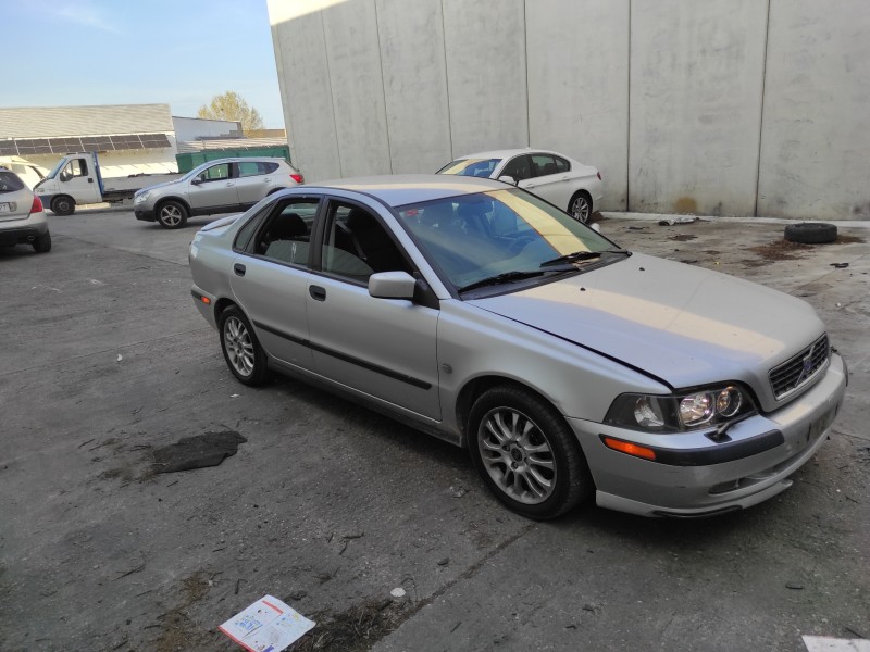 volvo s40 berlina del año 2004