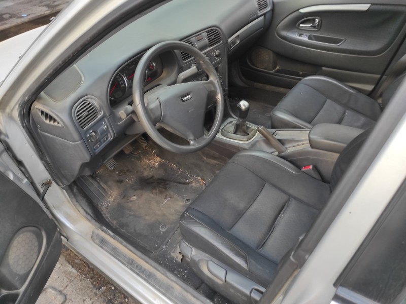 volvo s40 berlina del año 2004