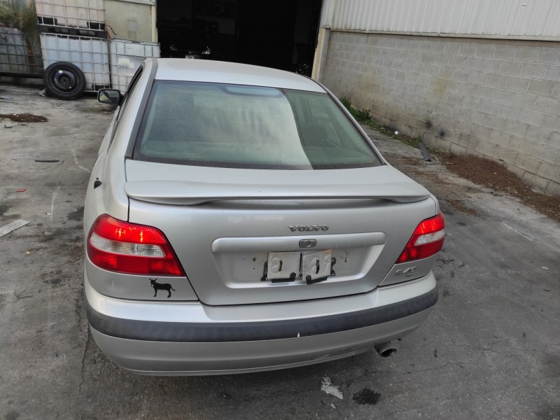 volvo s40 berlina del año 2004