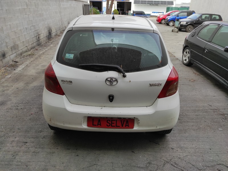toyota yaris del año 2007