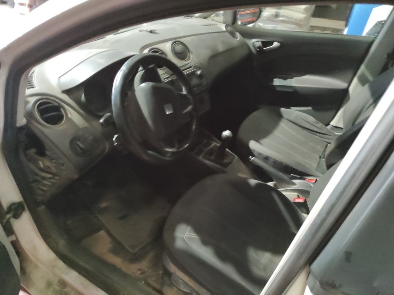 seat ibiza (6j5) del año 2010