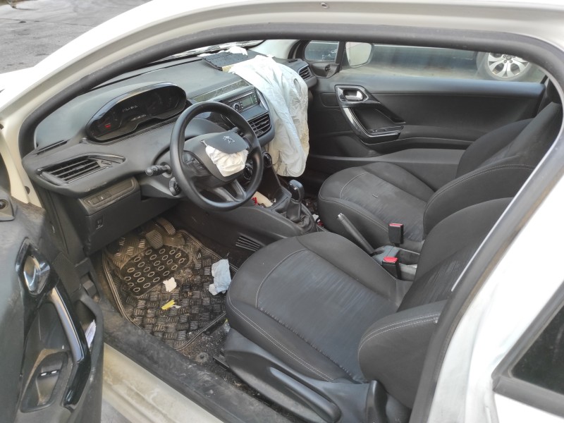 peugeot 208 del año 2013