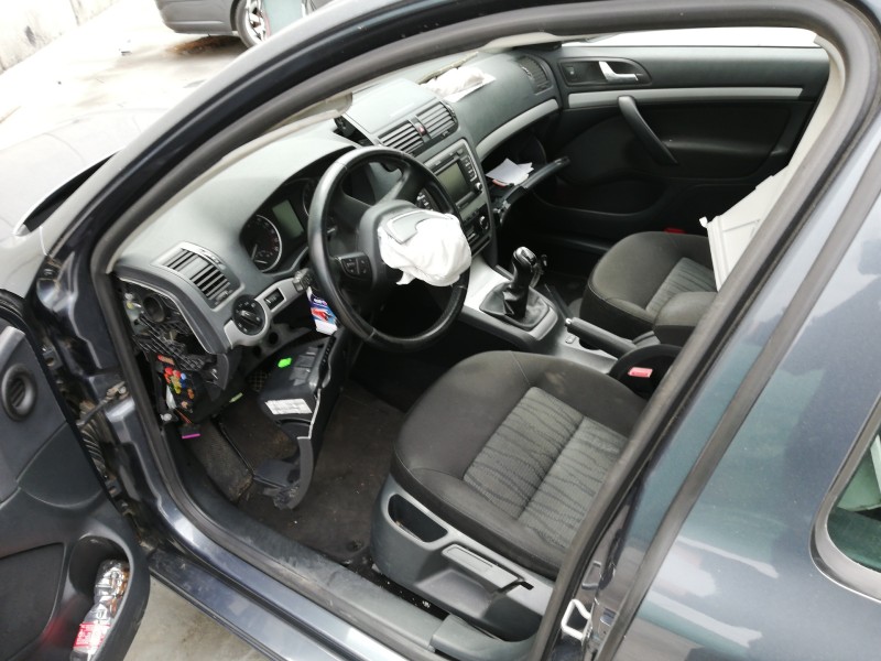 skoda octavia combi (1z5) del año 2012