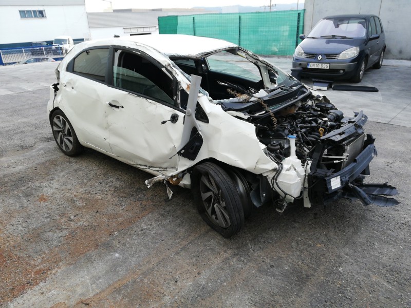 kia rio (yb) del año 2016