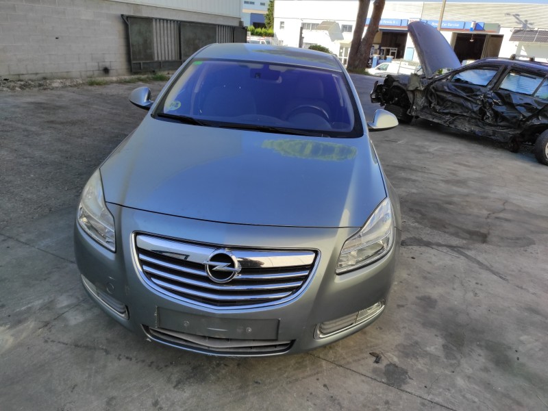 opel insignia berlina del año 2011