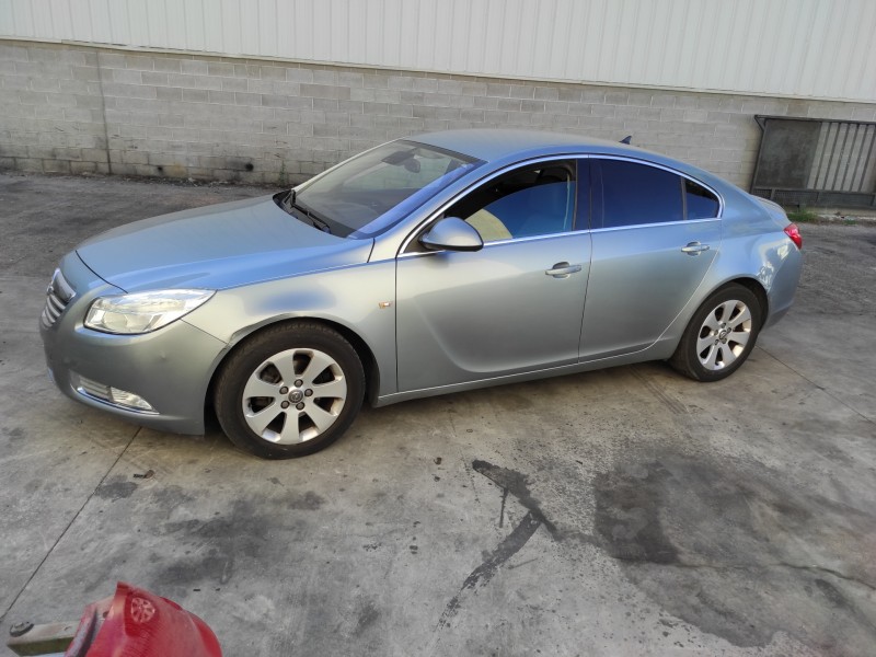 opel insignia berlina del año 2011