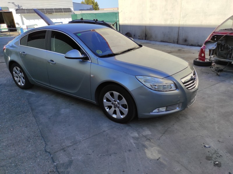 opel insignia berlina del año 2011