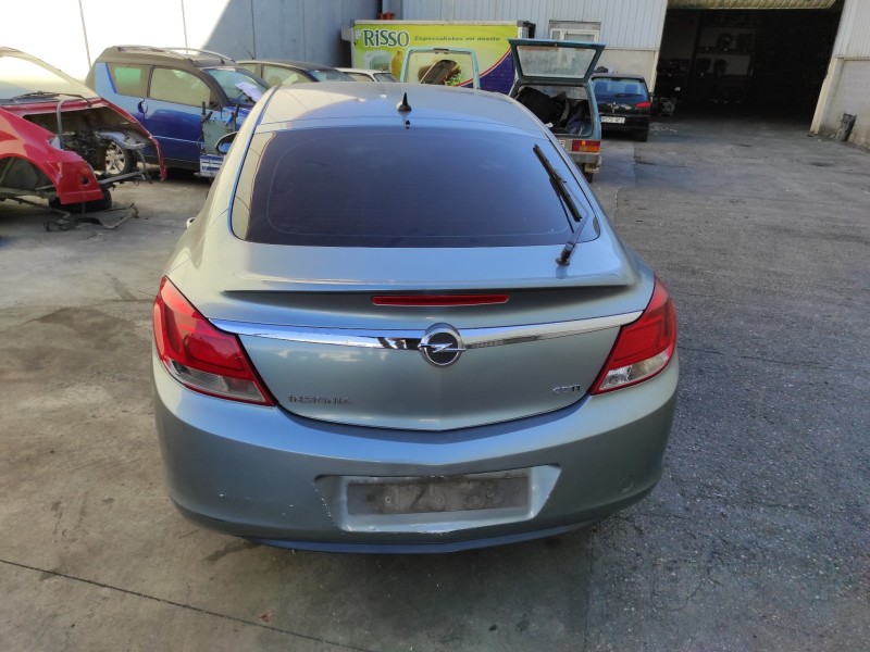 opel insignia berlina del año 2011