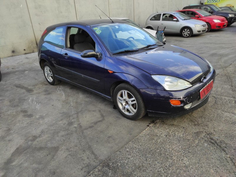ford focus berlina (cak) del año 2001