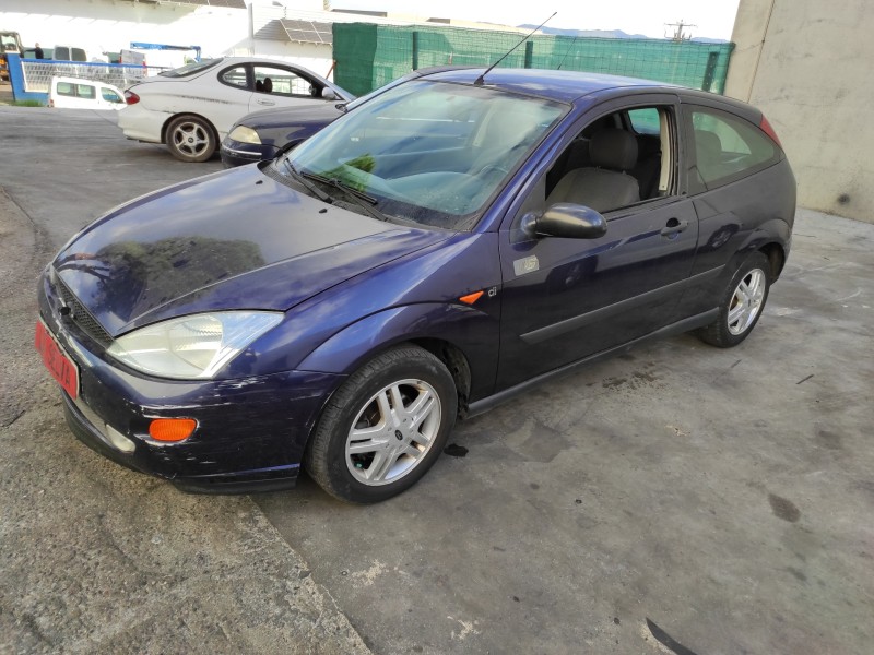ford focus berlina (cak) del año 2001