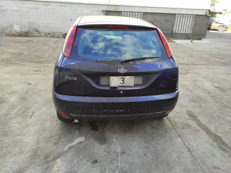 ford focus berlina (cak) del año 2001