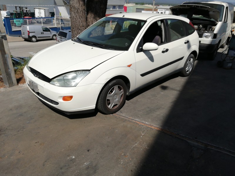 ford focus berlina (cak) del año 2001