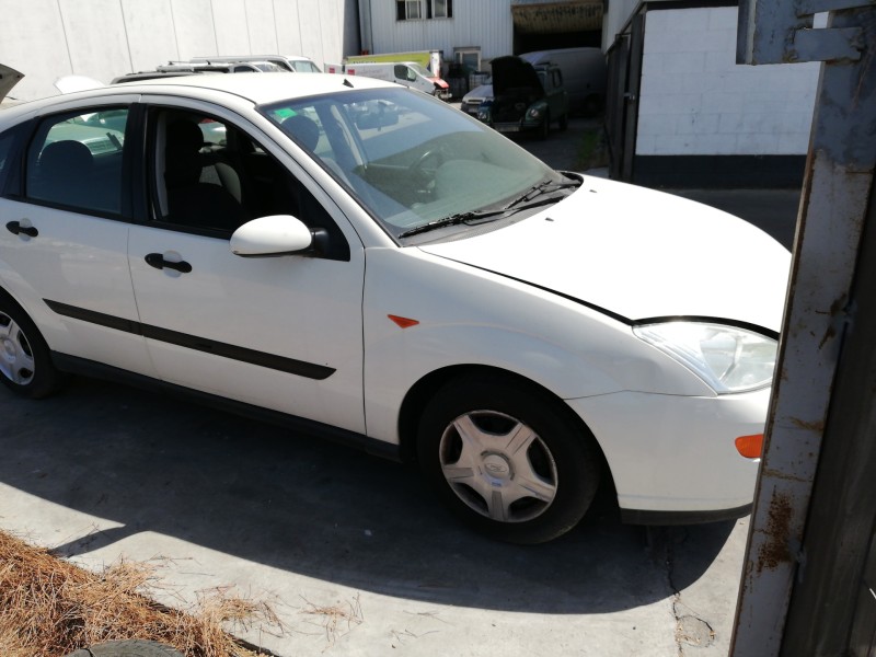 ford focus berlina (cak) del año 2001