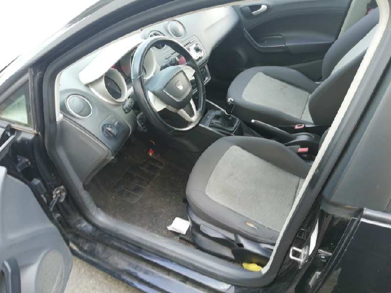 seat ibiza (6j5) del año 2008