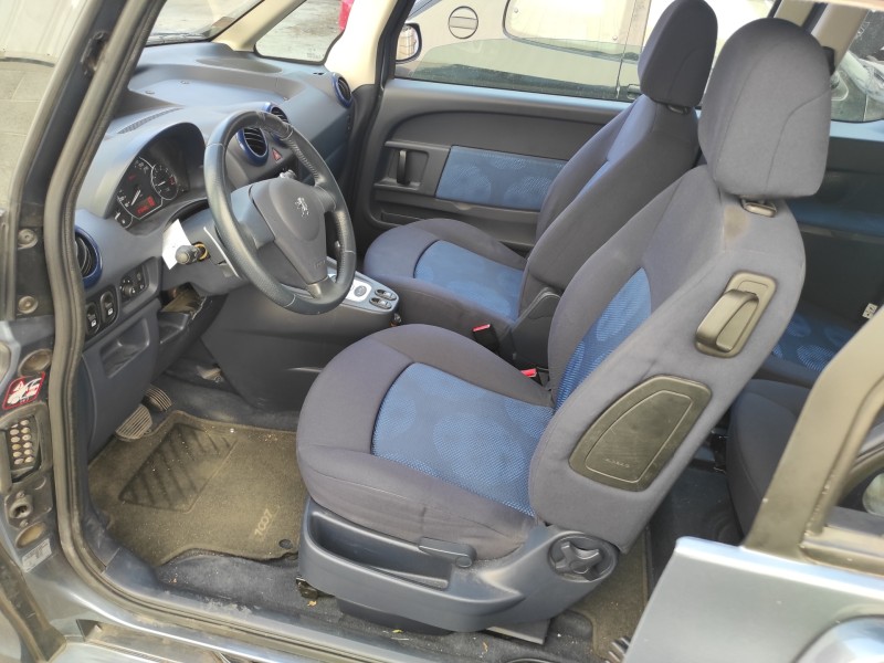 peugeot 1007 del año 2006