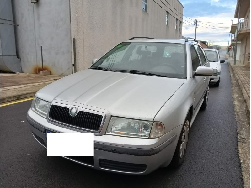 skoda octavia combi (1u5) del año 2002