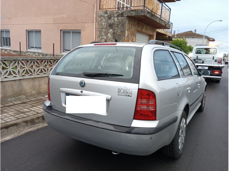 skoda octavia combi (1u5) del año 2002