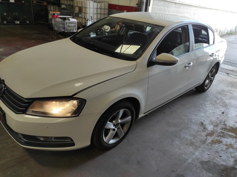 volkswagen passat lim. (362) del año 2013