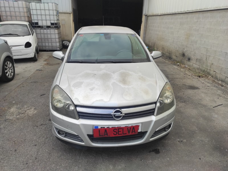 opel astra h berlina del año 2005
