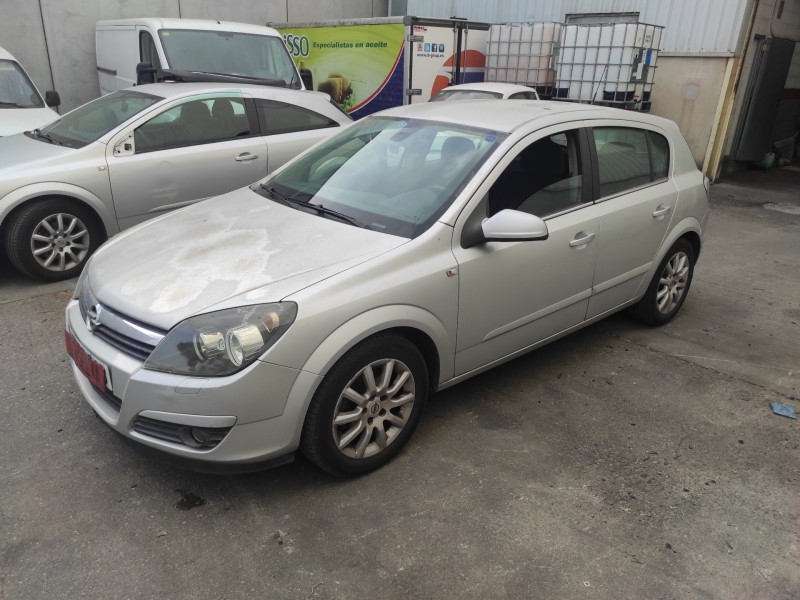 opel astra h berlina del año 2005