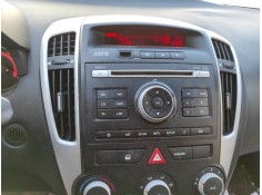 Recambio de radio cd para kia cee´d 1.4 cat referencia OEM IAM   | | ID: 1388108 | |
