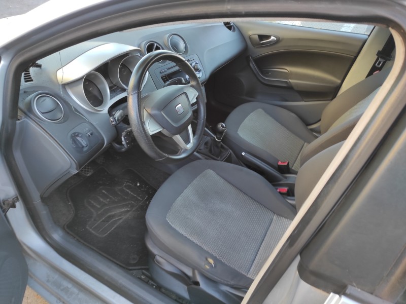 seat ibiza (6j5) del año 2008