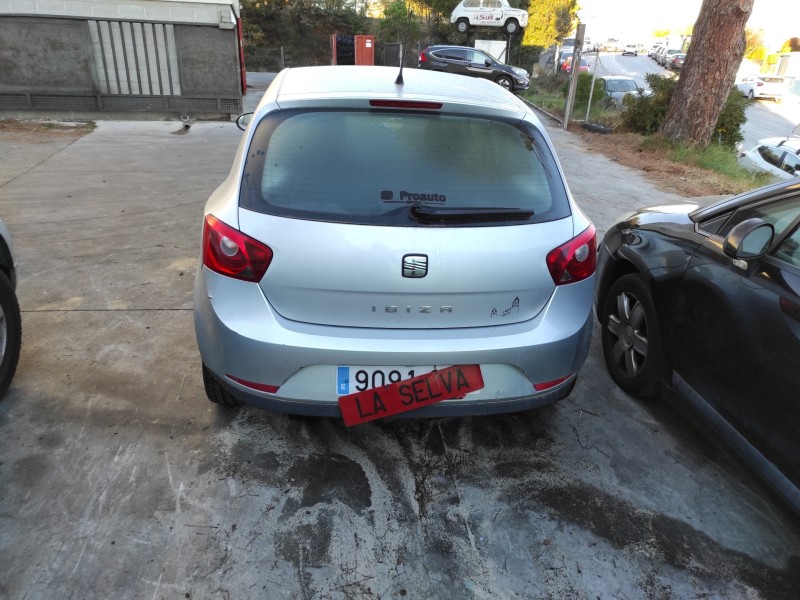 seat ibiza (6j5) del año 2008