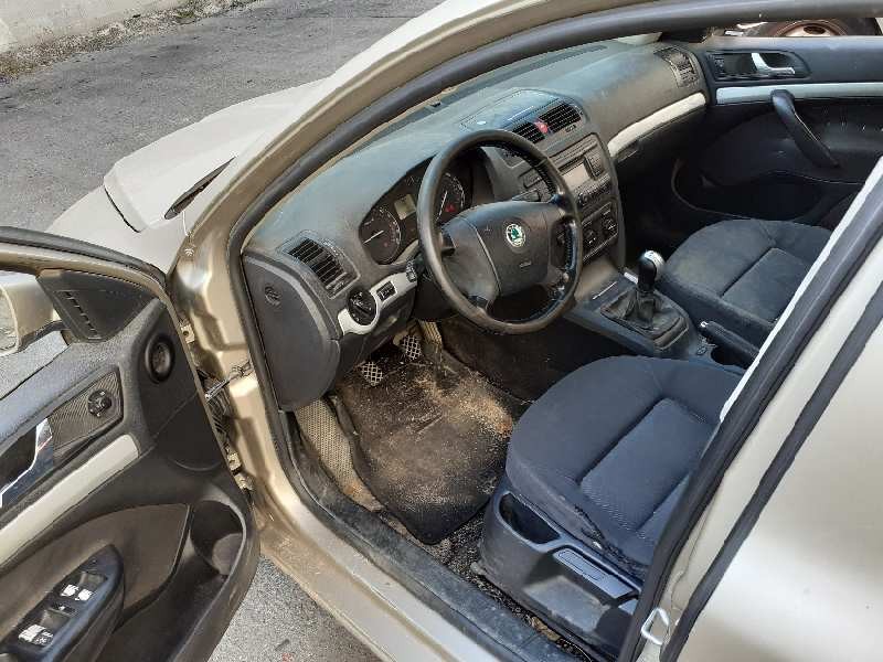 skoda octavia combi (1z5) del año 2006