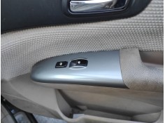 Recambio de botonera elevalunas delantero derecho para kia carnival 2.9 crdi vgt active referencia OEM IAM   