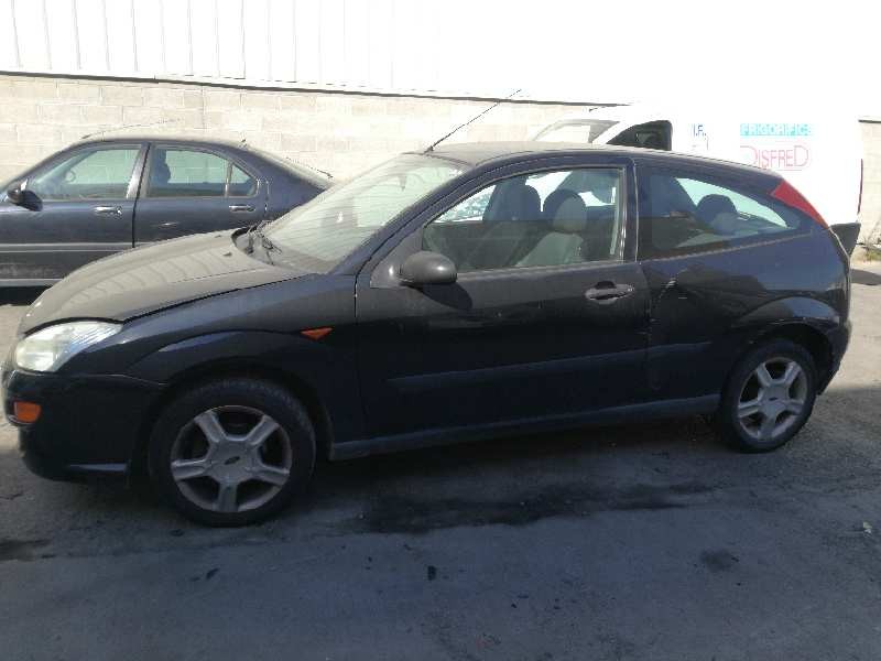 ford focus berlina (cak) del año 2001