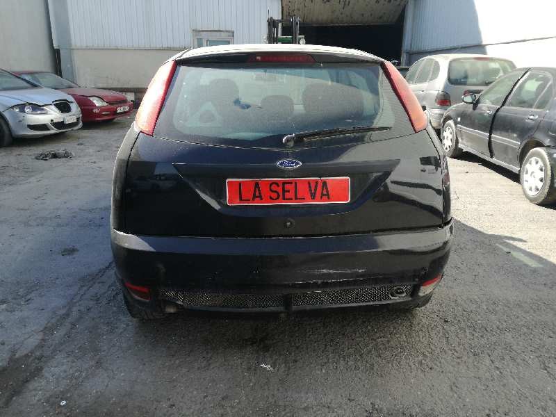 ford focus berlina (cak) del año 2001