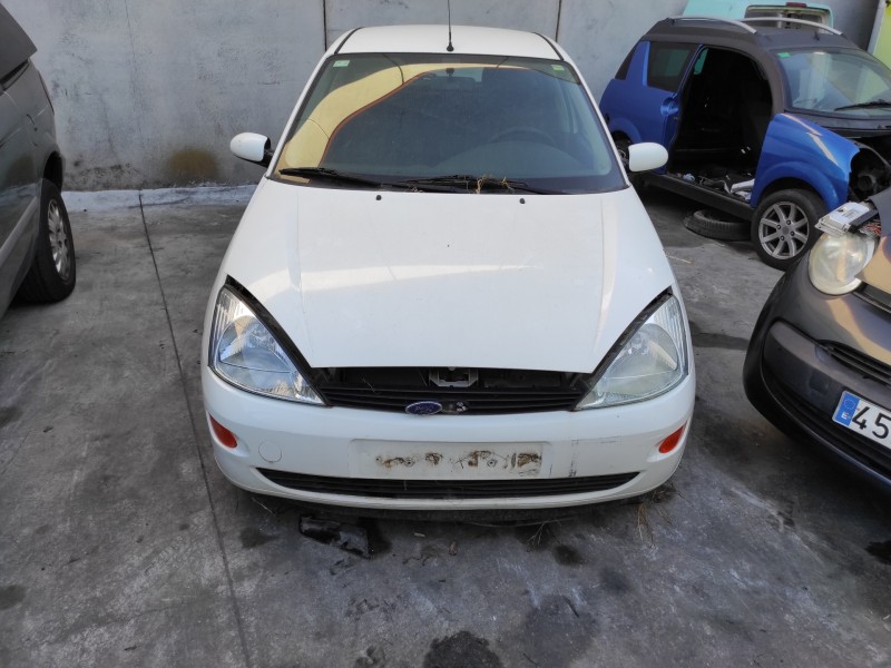ford focus berlina (cak) del año 2001