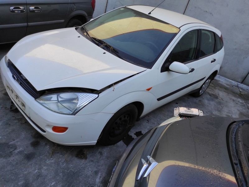 ford focus berlina (cak) del año 2001