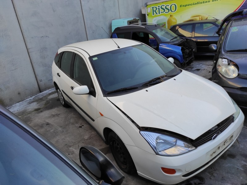 ford focus berlina (cak) del año 2001