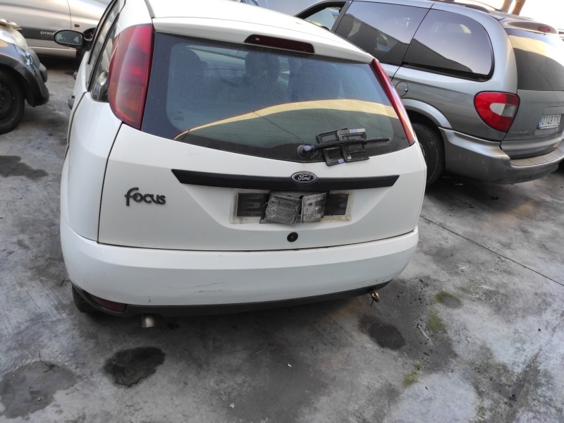 ford focus berlina (cak) del año 2001
