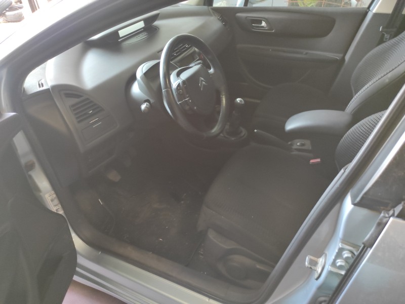 citroen c4 berlina del año 2006