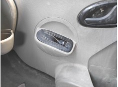 Recambio de botonera elevalunas delantero derecho para nissan interstar mod. 04 (x70) caja cerrada, l 2 h 2, techo referencia OE