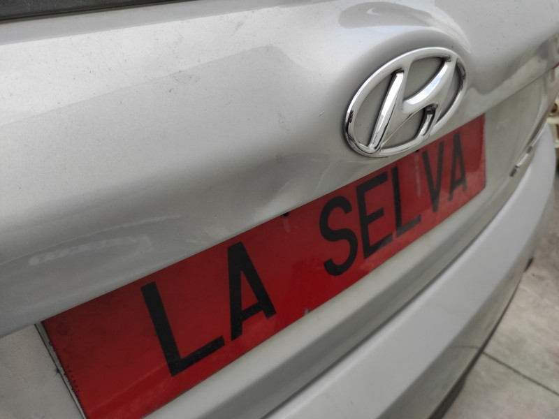 Recambio de porton trasero para hyundai i20 active tecno referencia OEM IAM  TOQUES 